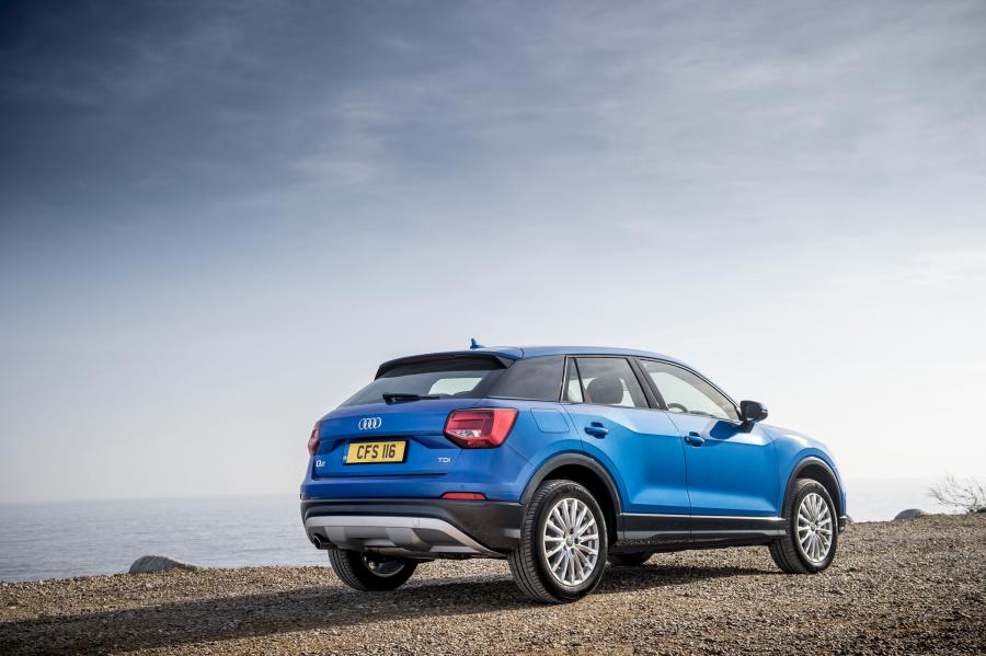  Audi Q2 TDI Design 2016 года  (UK) (фото 7 из 30)
